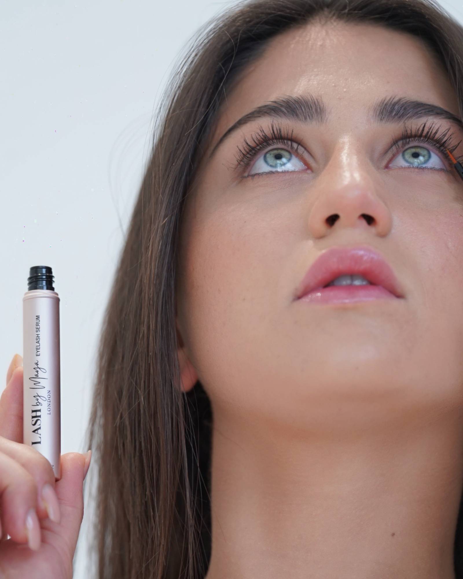 TÄYDELLINEN KOLMIKKO