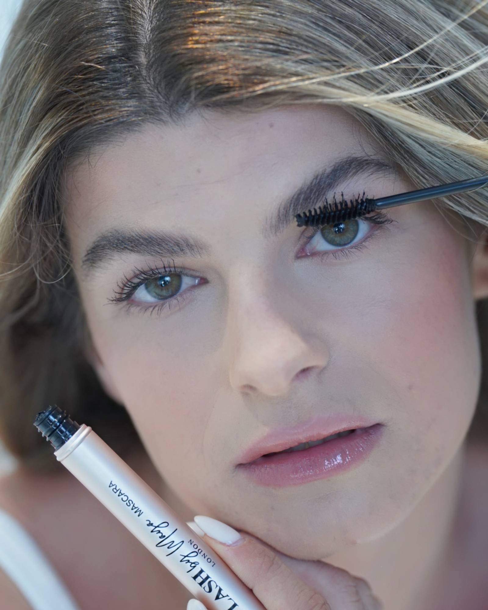 RIPSIVÄRI JOKA SISÄLTÄÄ KASVUSEERUMIA